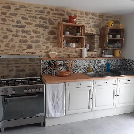 « Chez Albertine Et Therese » *